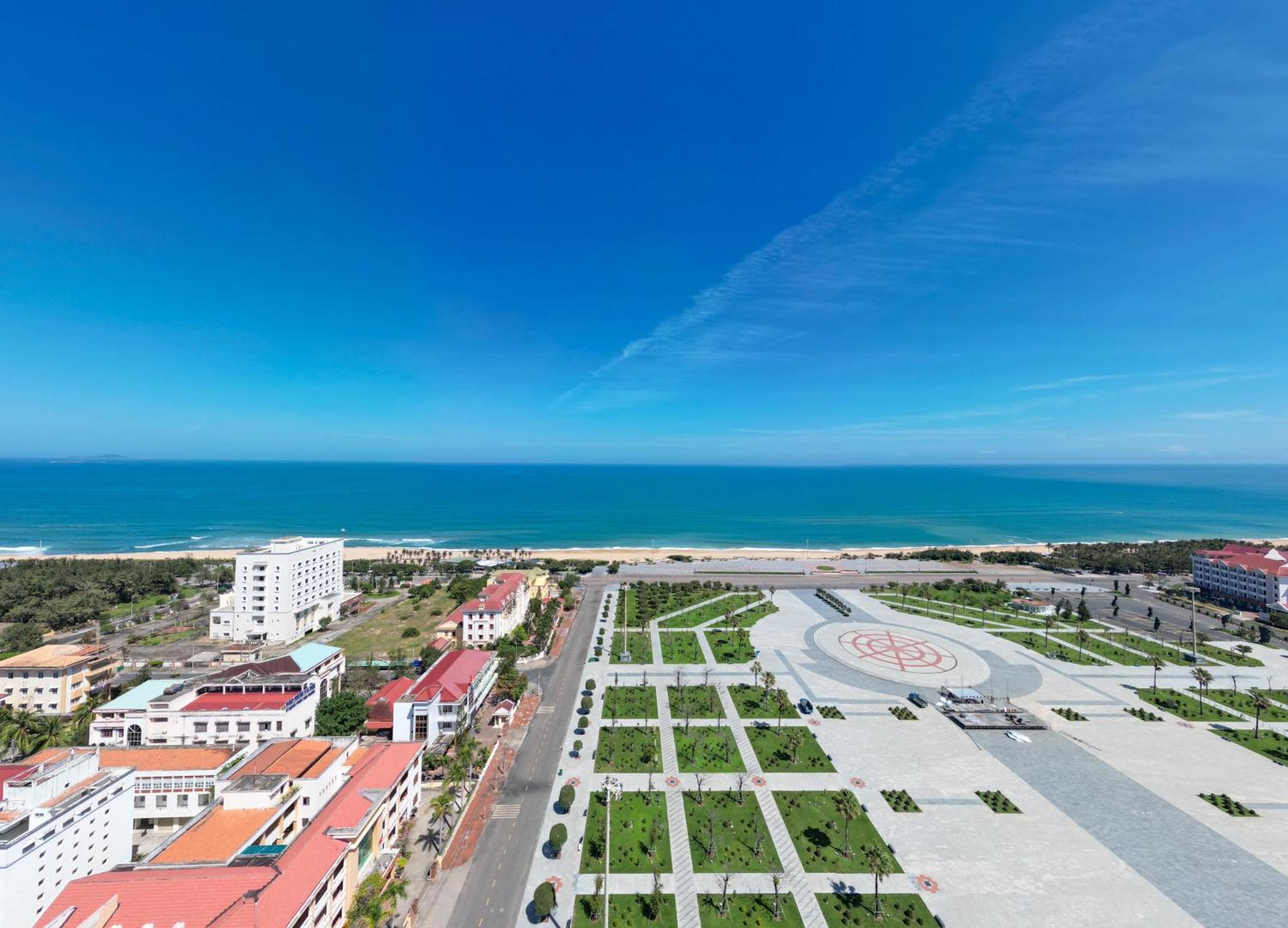 Wink Hotel Tuy Hoa Beach - 24Hrs Stay & Rooftop Pool Bar المظهر الخارجي الصورة